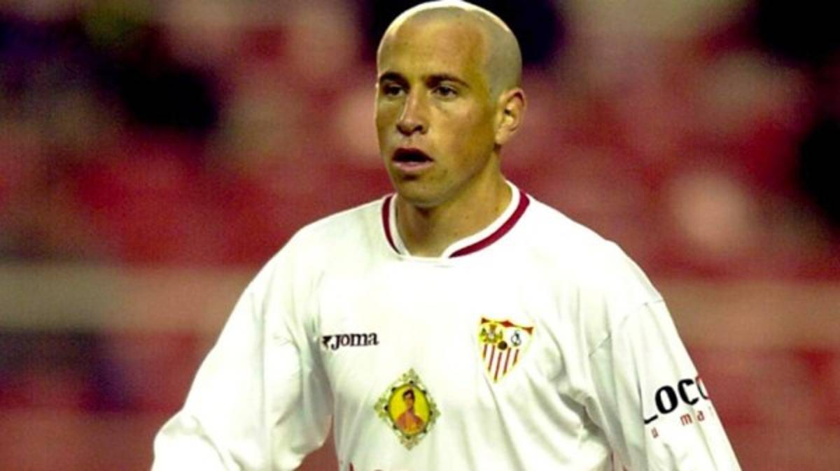 Llegó al Chelsea y no dio bola: Los 15 famosos jugadores mexicanos que fueron a pasear a Europa