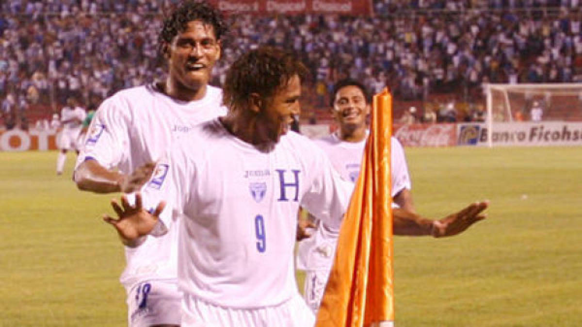 'Shula” Gómez sigue siendo el mayor goleador de Honduras ante Costa Rica
