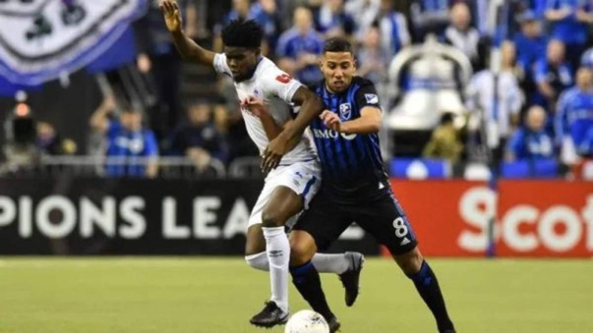 Patón Mejía no se resiste y da tremendo abrazo a Titi Henry: Las imágenes del Impact-Olimpia