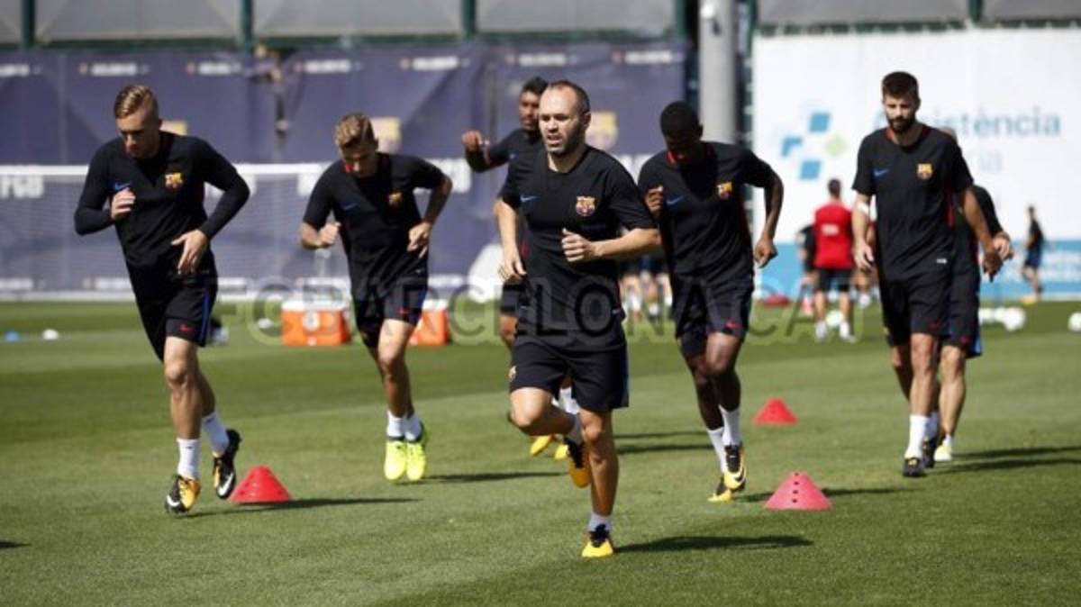 FOTOS: Choco Lozano entrenando al lado de Iniesta, Messi, Piqué y Suárez