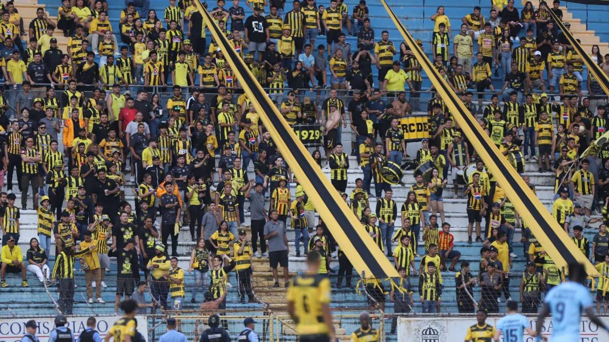 FOTOS: Dos exMotagua sorprenden, Real España sufre duro golpe, error infantil y el enojo que terminó en roja