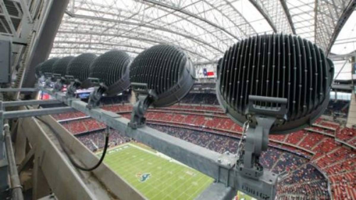 ¡El rotundo cambio que le quieren hacer al estadio Nacional con su alumbrado!