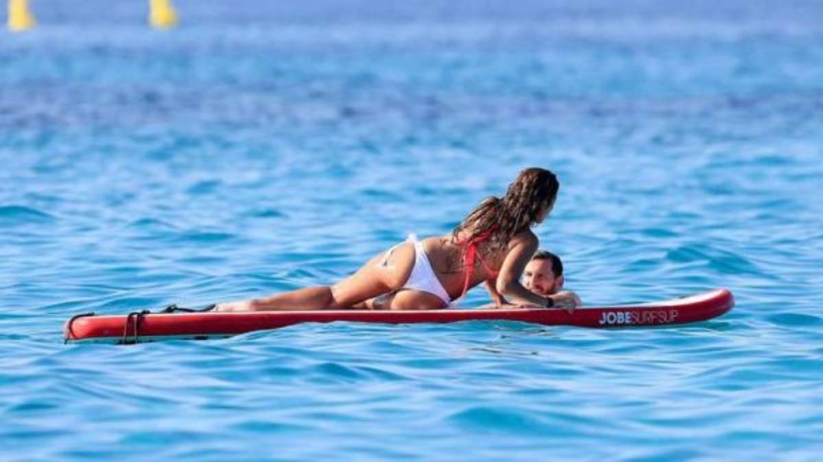 Las nuevas y explosivas imágenes de Antonella Rocuzzo en Ibiza