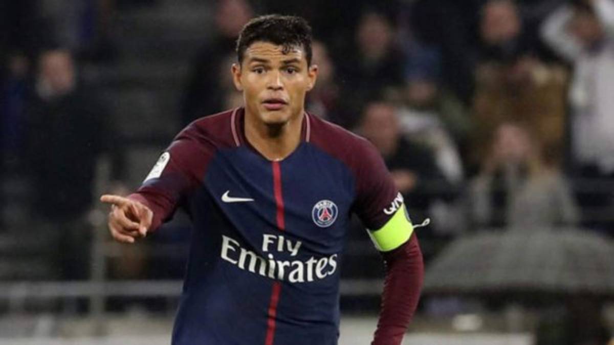 FICHAJES: El delantero que gusta al Real Madrid y Barcelona con otra baja