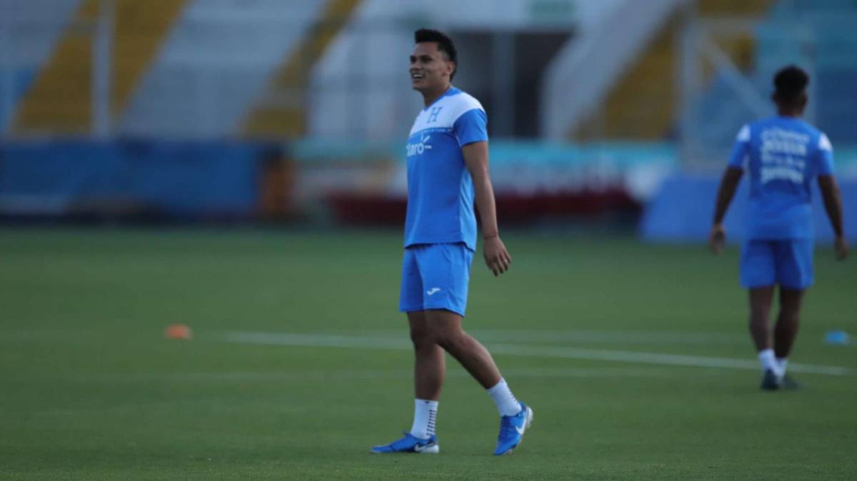 A “oscuras” entrenó la Selección de Honduras, Palma calienta motores y la charla de Rueda con el portero titular