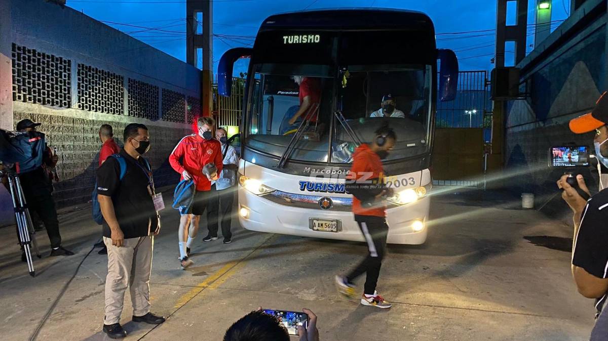 Lluvia, lona, poco público y la llegada de Alphonso Davies: Así se vive el Honduras vs Canadá de la Liga de Naciones