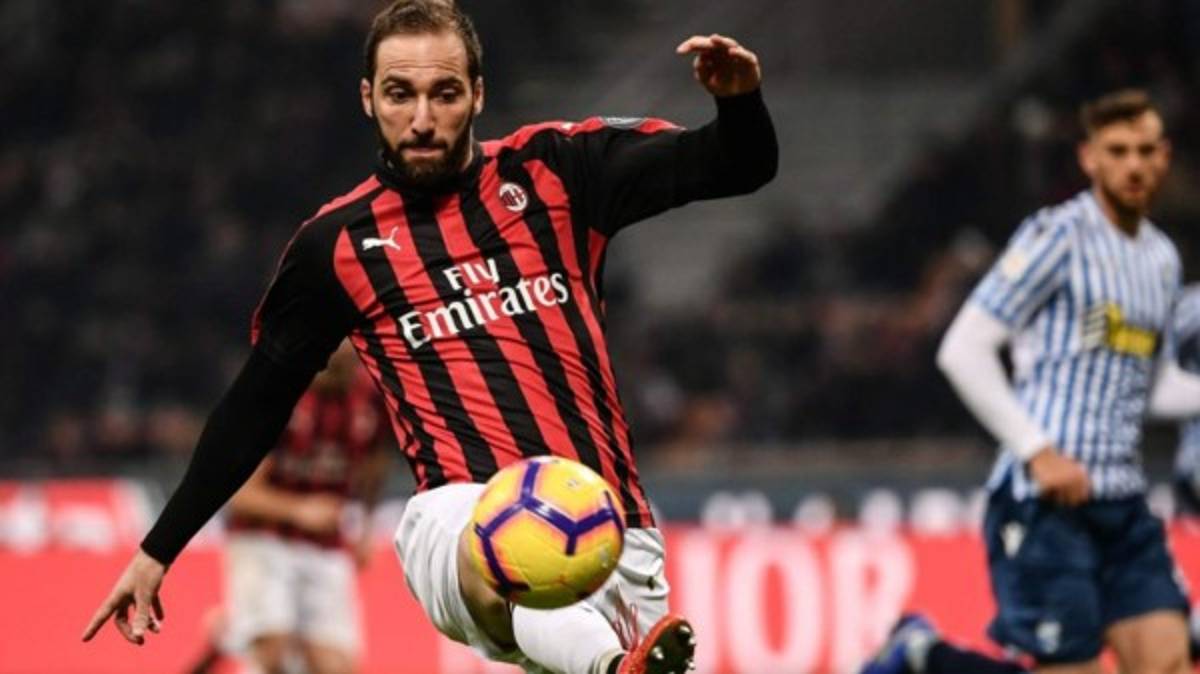 Fichajes: Letal goleador se ofrece al Real Madrid y un mexicano es opción del Barça