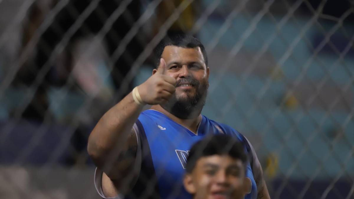 El hijo de David Suazo se lesionó, aficionados se quedaron hasta medianoche para ver a la sub-17 de Honduras; Rueda, presente