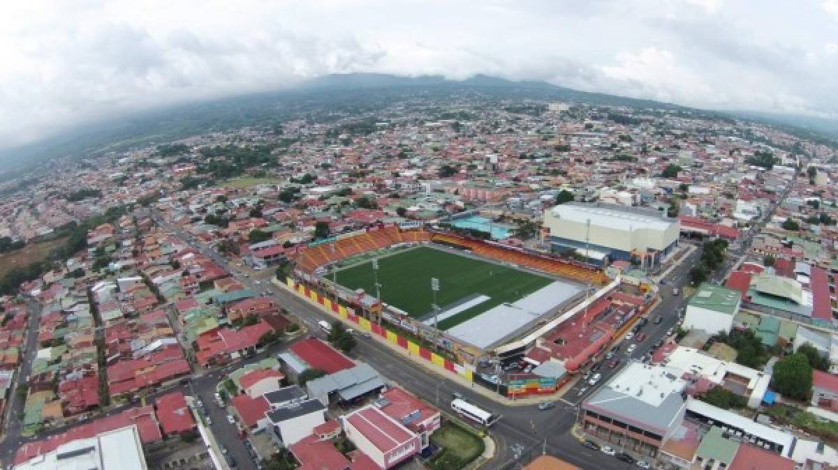 Las difíciles canchas que Motagua y Olimpia pueden visitar en Liga Concacaf