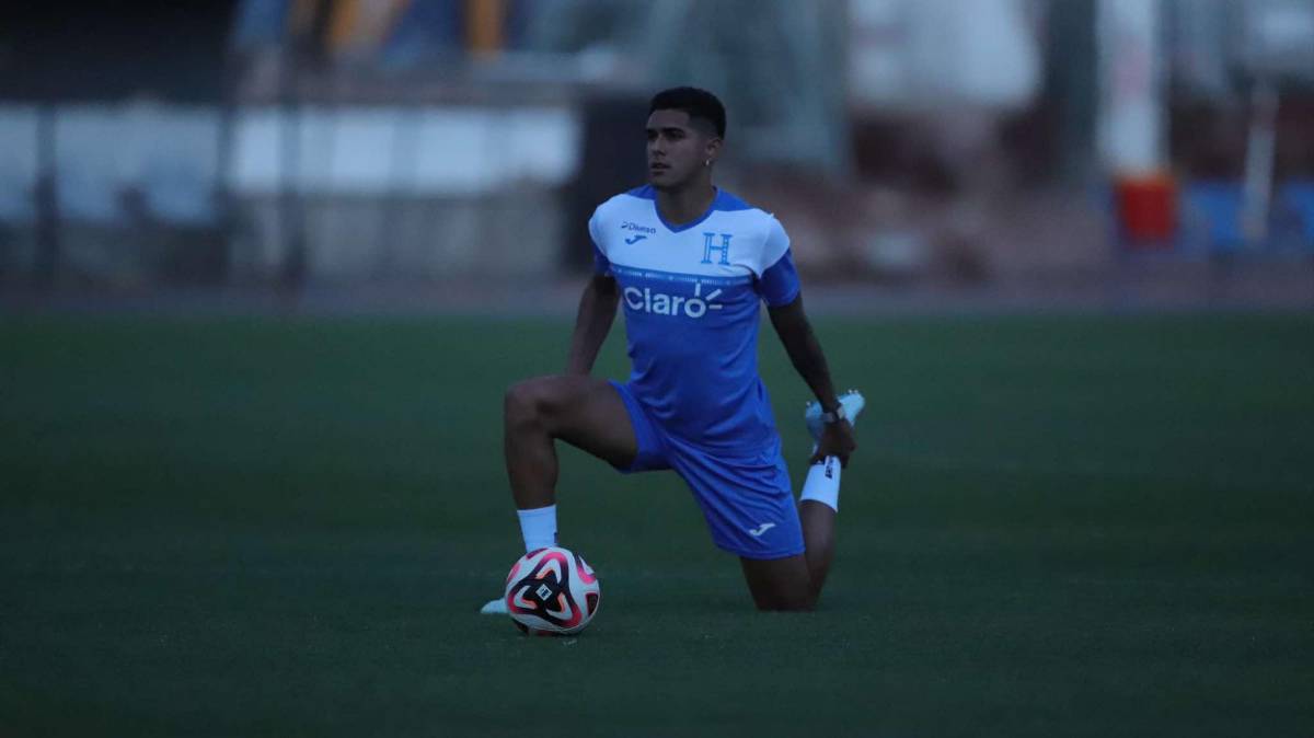 A “oscuras” entrenó la Selección de Honduras, Palma calienta motores y la charla de Rueda con el portero titular
