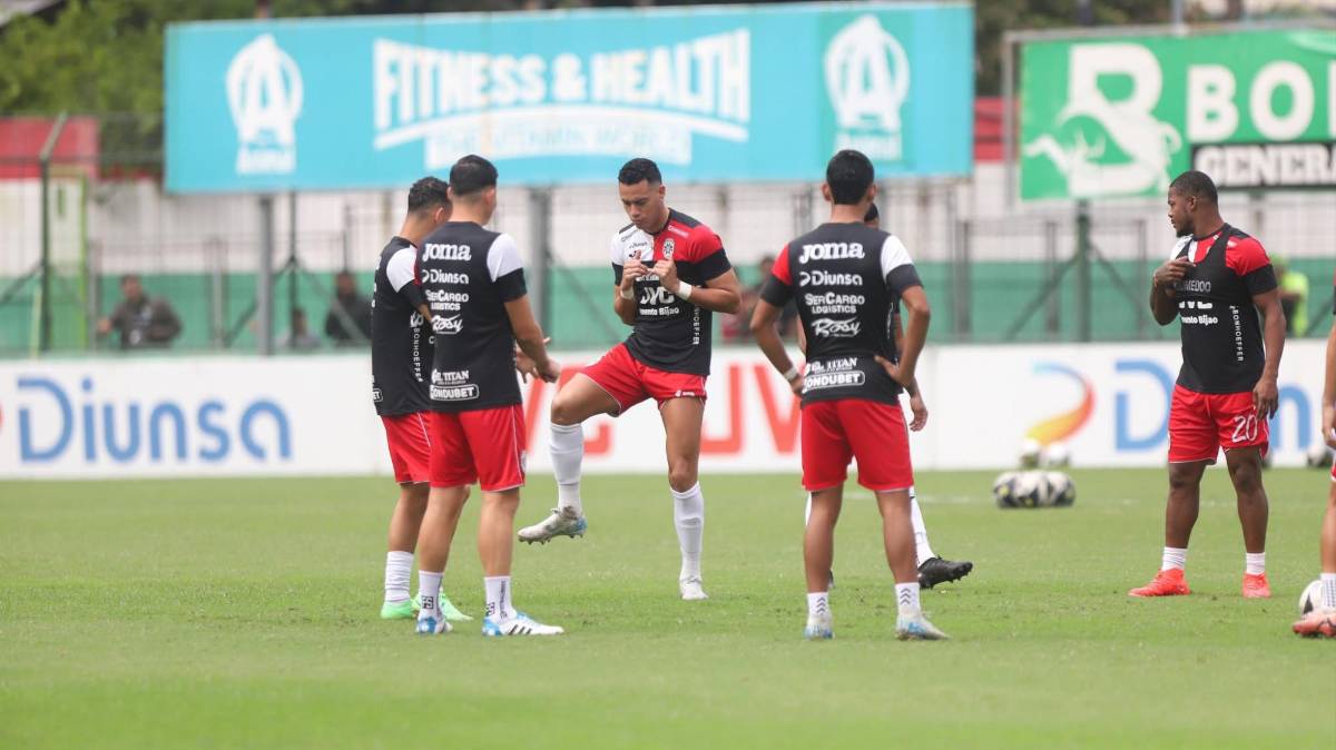 ¡El frío no fue obstáculo! Las bellezas destacan en el Marathón vs Victoria y los aficionados acompañan al Monstruo Verde