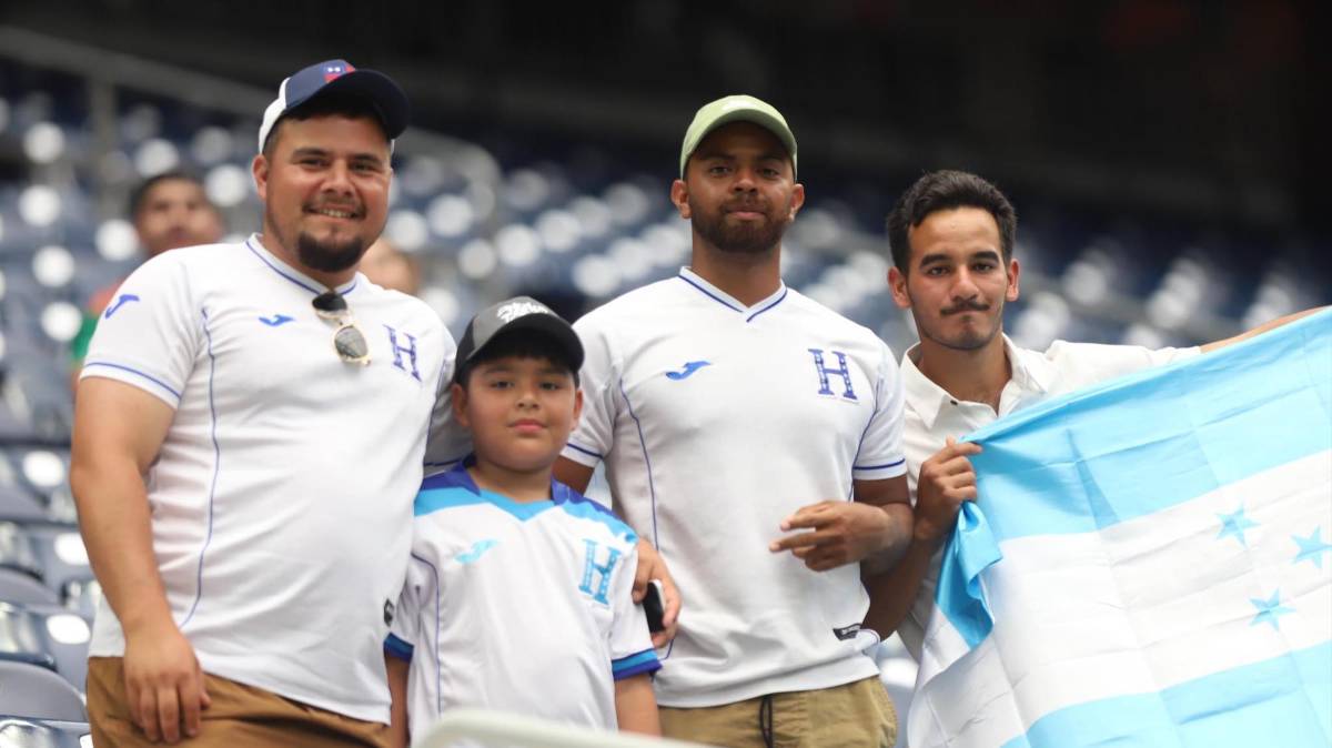 Bellas chicas y entusiasmo: aficionados de Honduras ponen a vibrar el NRG Stadium por la Copa Oro 2023