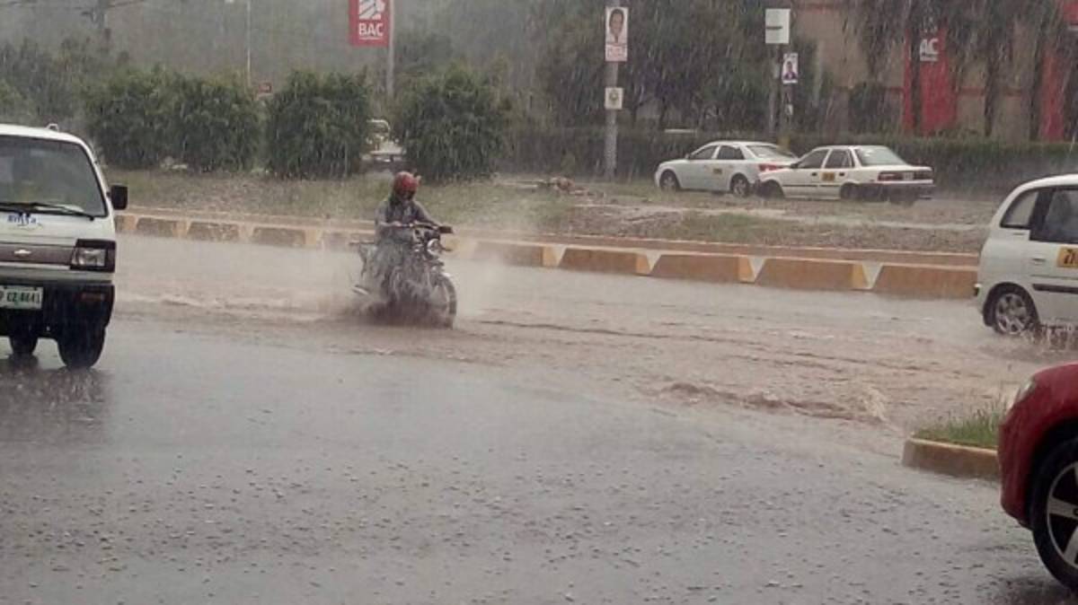 FOTOS: Caos, túneles inundados y destrucción deja fuerte lluvia en Tegucigalpa