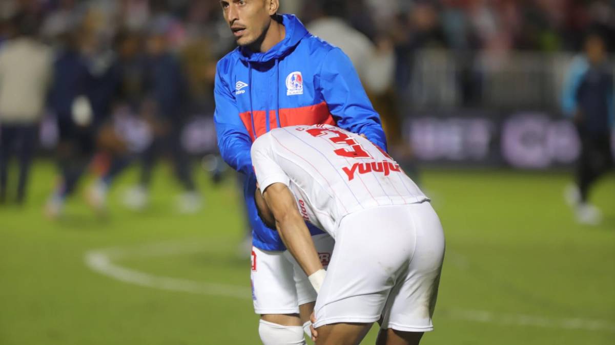 ¡Festejo del campeón! Besos al goleador, Diego Vázquez celebró en el camerino y locura de la plantilla de Motagua con el título