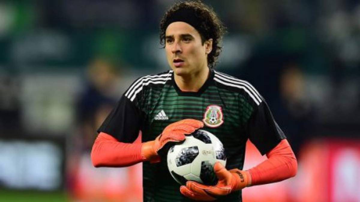 ¡Duelo de arqueros! Ochoa y Navas encabezan la lista de los porteros con más atajadas del Mundial