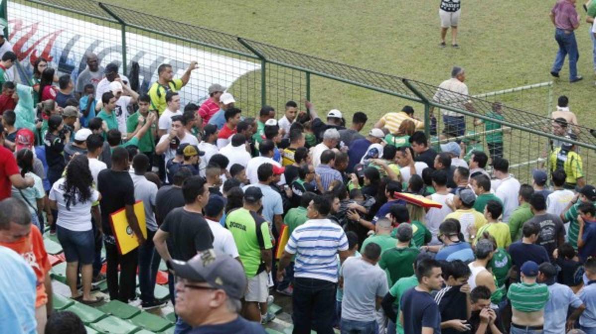 Las fotos más polémicas de los incidentes en el clásico sampedrano y capitalino