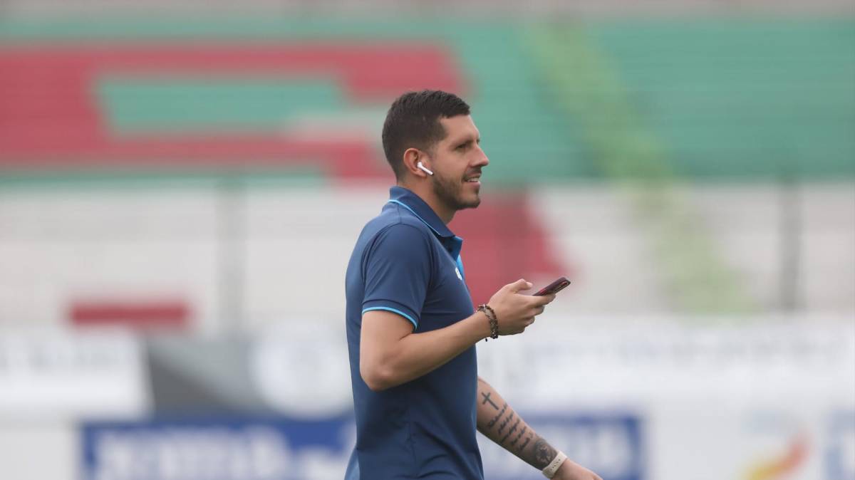 ¡El frío no fue obstáculo! Las bellezas destacan en el Marathón vs Victoria y los aficionados acompañan al Monstruo Verde