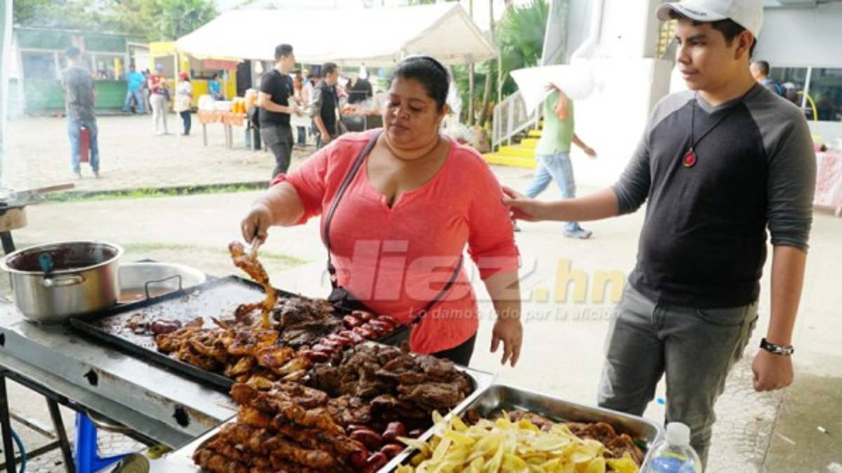 FOTOS: Así vive el Olímpico la fiesta de la gran final Real España-Motagua