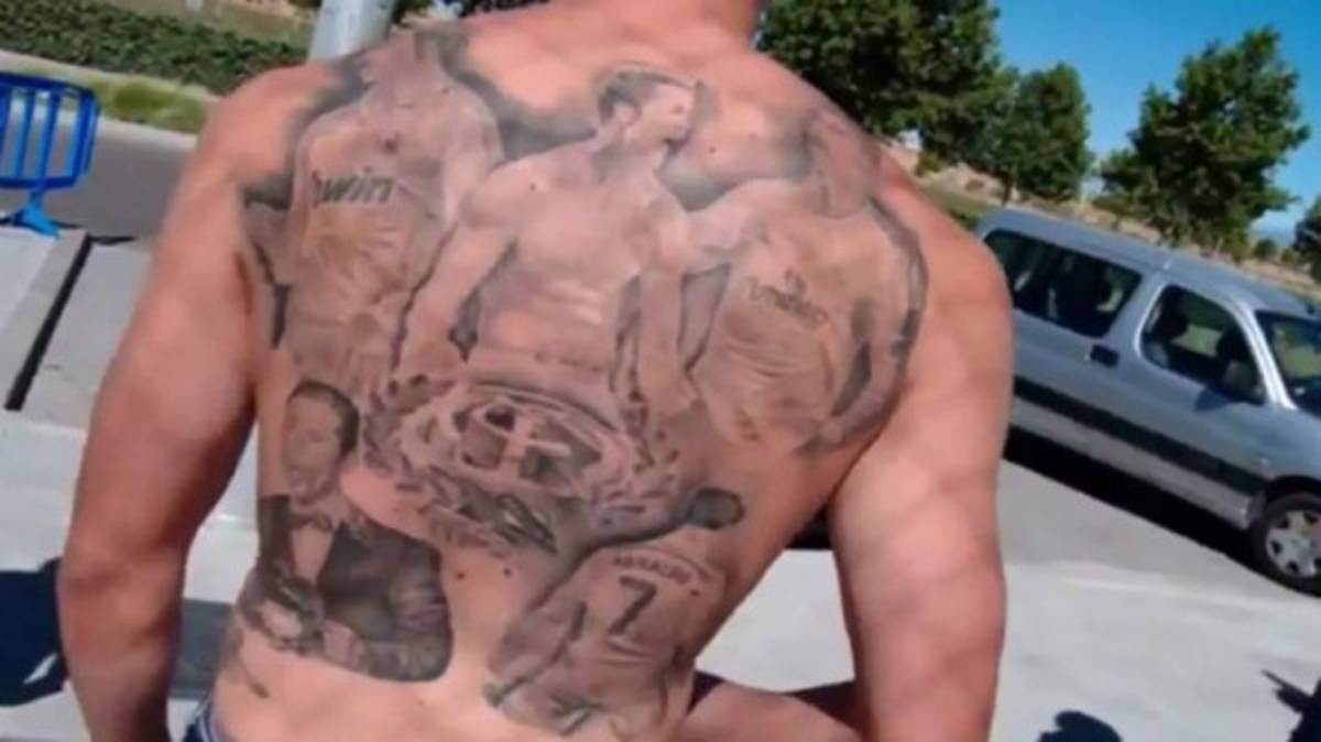 INCREÍBLE: Ellos son los aficionados que plasmaron a sus ídolos en su piel