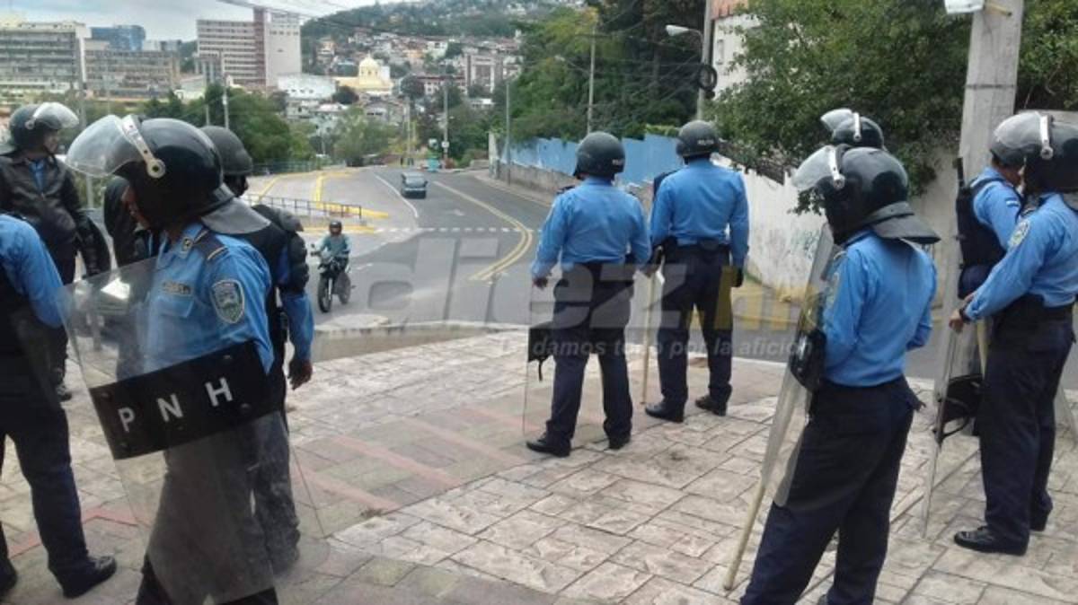 Así resguarda la policía el clásico de semifinal entre Olimpia y Motagua