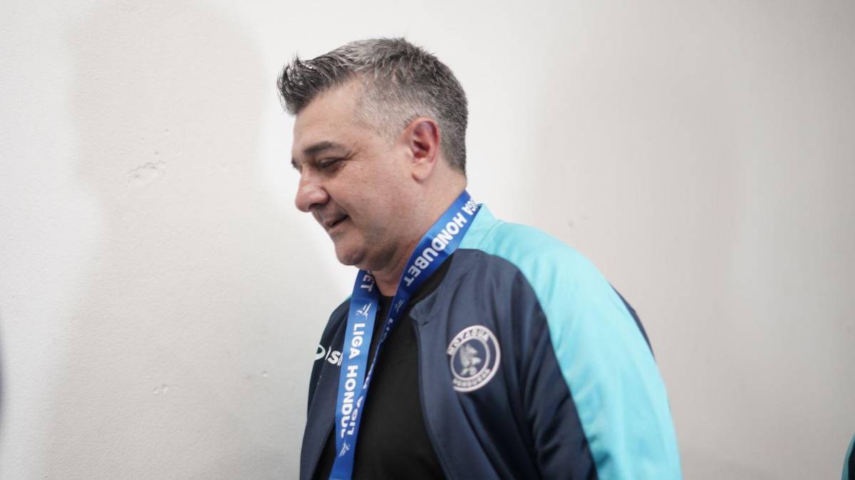 Figura del Motagua jugó enfermo, pero salió celebrando con una cerveza y el que recibió flores: lo que no viste del festejo del Ciclón