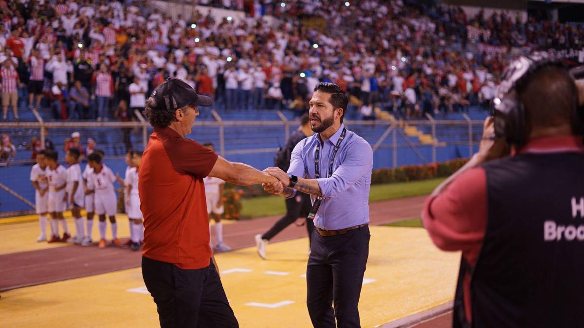 Se olvidó de su lesión y se fue al estadio, lo que Maylor y José García andaban en el pelo y nadie se dio cuenta y ¿con quién celebró Benguché?