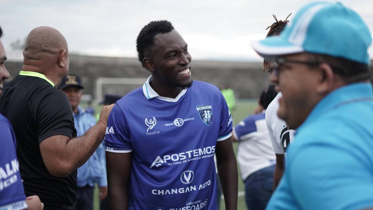 Alberth Elis se despacha un doblete en regreso a las canchas en amistoso frente a la Policía Nacional de Honduras