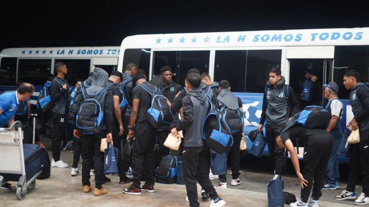 Selección Sub-20 de Honduras viajó a Uruguay para afrontar un amistoso de lujo previo al inicio del Mundial de Argentina