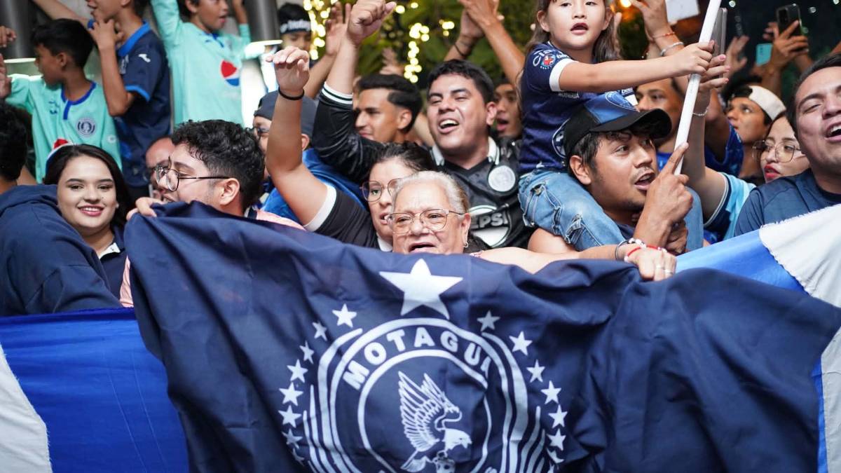 Se viene la 20 de Amado: advierte en el banderazo Motagua y la abuelita se robó el show
