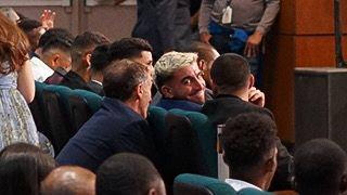 La gala de Liga Nacional en fotos: ¿Con quién llegó Troglio? la belleza en la pasarela azul y los jugadores de Olimpia dejan ver a sus parejas