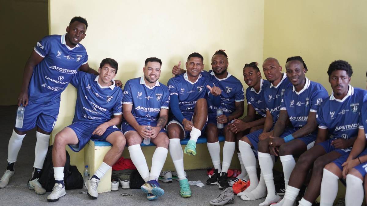 Alberth Elis se despacha un doblete en regreso a las canchas en amistoso frente a la Policía Nacional de Honduras