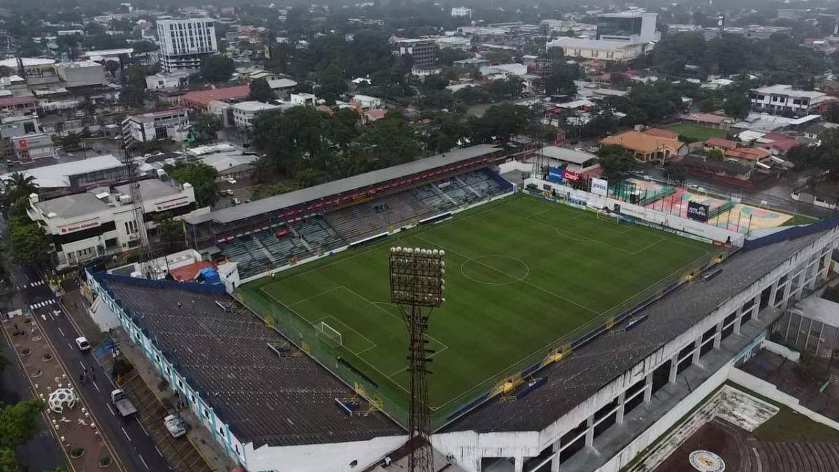 Honduras vs México: ni la lluvia los detiene, aficionados llegan al estadio Morazán, la seguridad es extrema y sigue venta de boletos del mercado negro