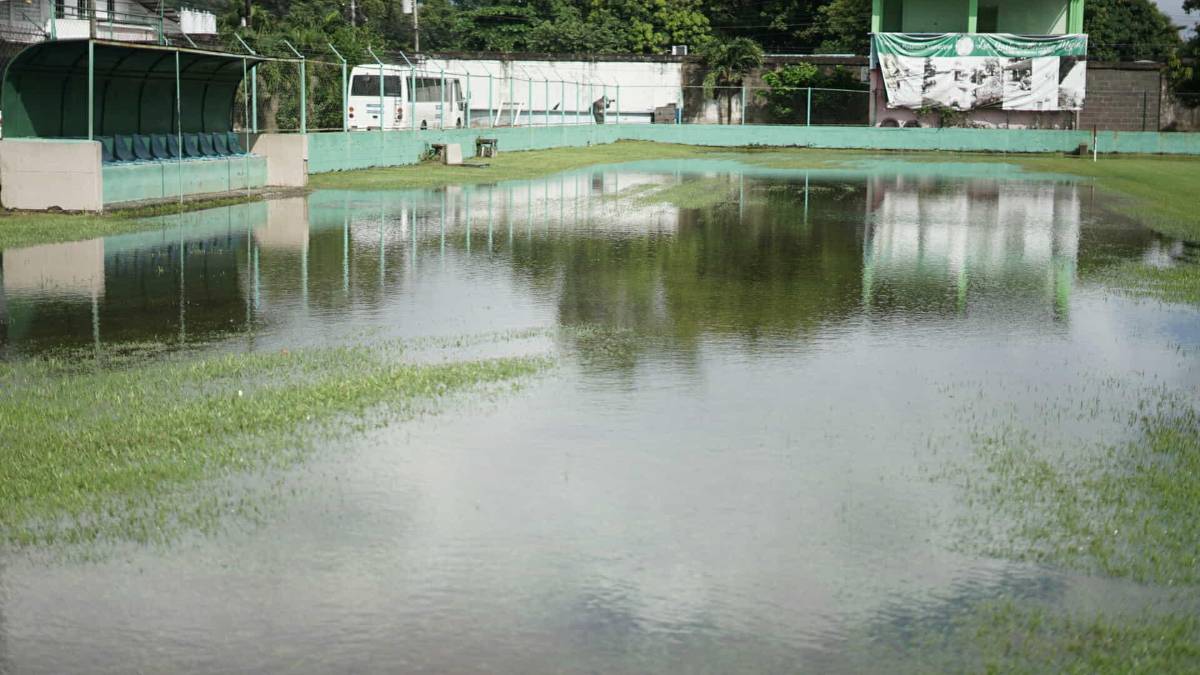 ¡Inundado! Estadio de la gran final de la Liga de Ascenso de Honduras entre Choloma y Platense quedó afectado por las lluvias