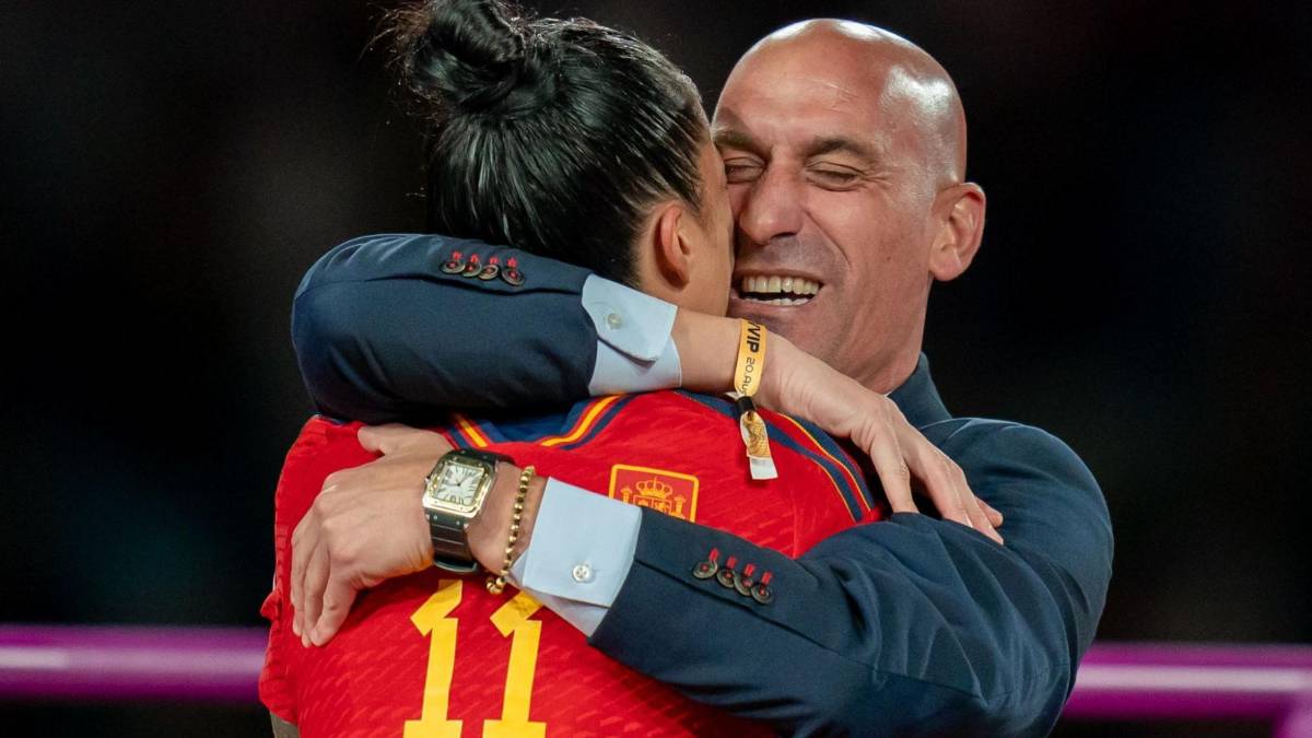 ¿Quién es Luis Rubiales, el personaje que avergüenza al fútbol español? Novias, orgías, las polémicas con Piqué y Florentino