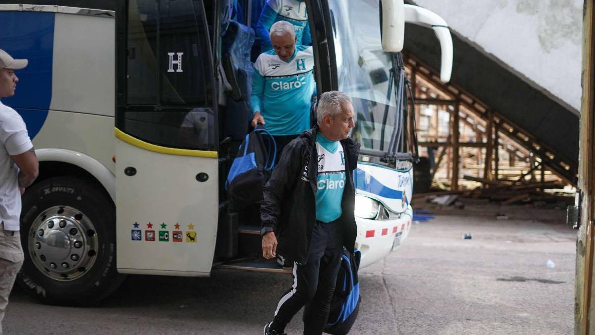 Nuevas caras y bajo una fuerte lluvia: Así fue el entrenamiento de la Selección de Honduras en el estadio Nacional
