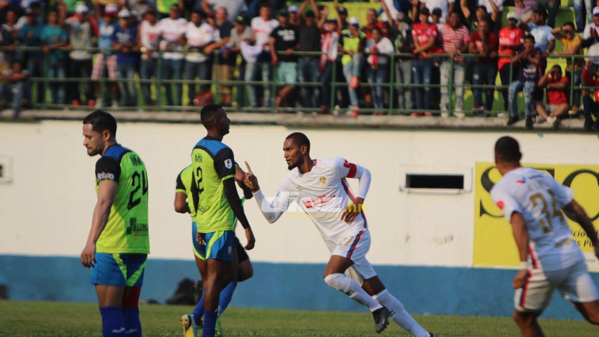 El aficionado preso, los cumpleañeros, el enojo de Troglio y la belleza hondureña: lo que no se vio de la fecha 16 del Clausura