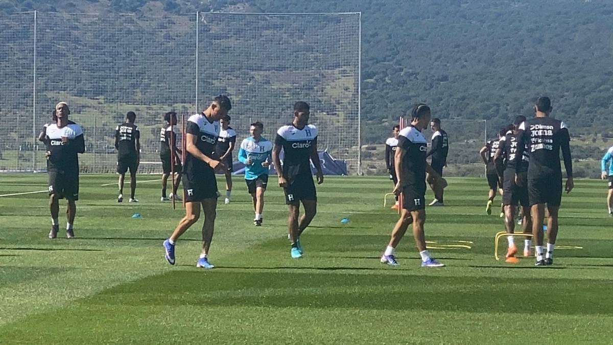 La última gran novedad, el que dirigió la oración y las gafas en el segundo día de Honduras en España