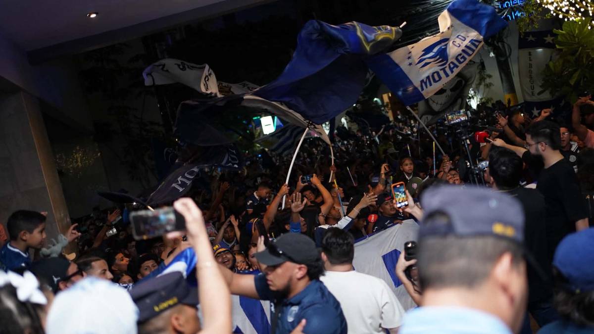 Se viene la 20 de Amado: advierte en el banderazo Motagua y la abuelita se robó el show
