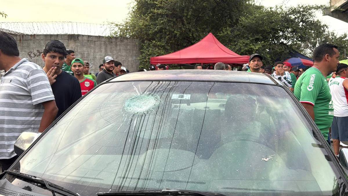 ¡Partido de locos! Alexy Vega fue el héroe; dos expulsiones a Real España y disturbios entre las barras afuera del Yankel
