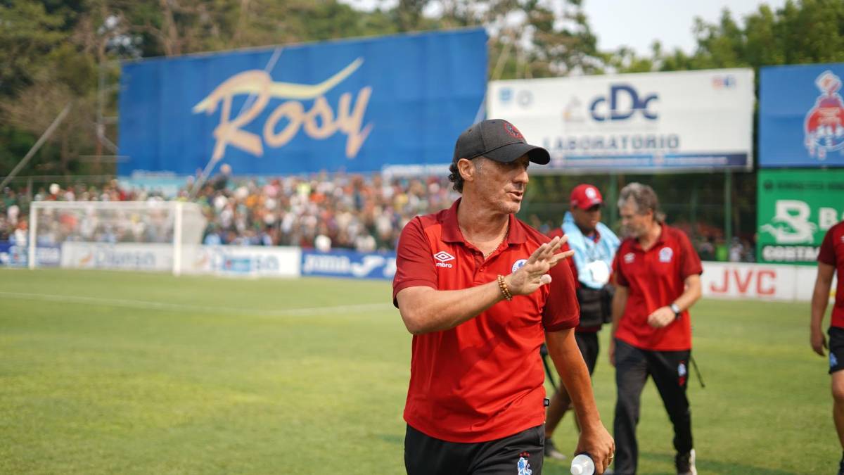 La euforia y el gesto de Troglio, el enojo de la Tota, la promesa del Chelito y el que se retira del fútbol hondureño tras la 38 del Olimpia
