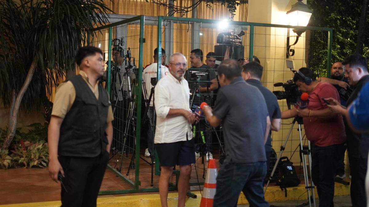 “Enjaulados” y molestos: así recibieron periodistas aztecas a la Selección Mexicana en el hotel en Honduras