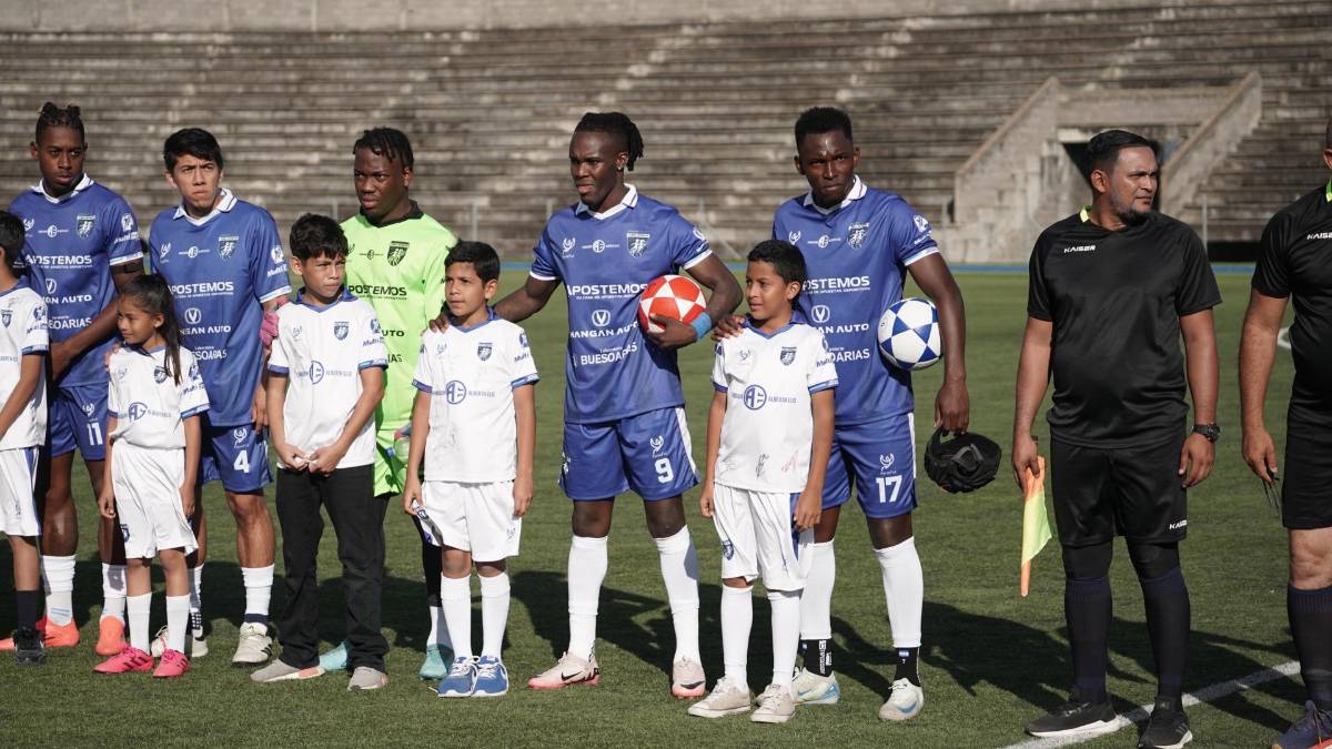 Alberth Elis se despacha un doblete en regreso a las canchas en amistoso frente a la Policía Nacional de Honduras
