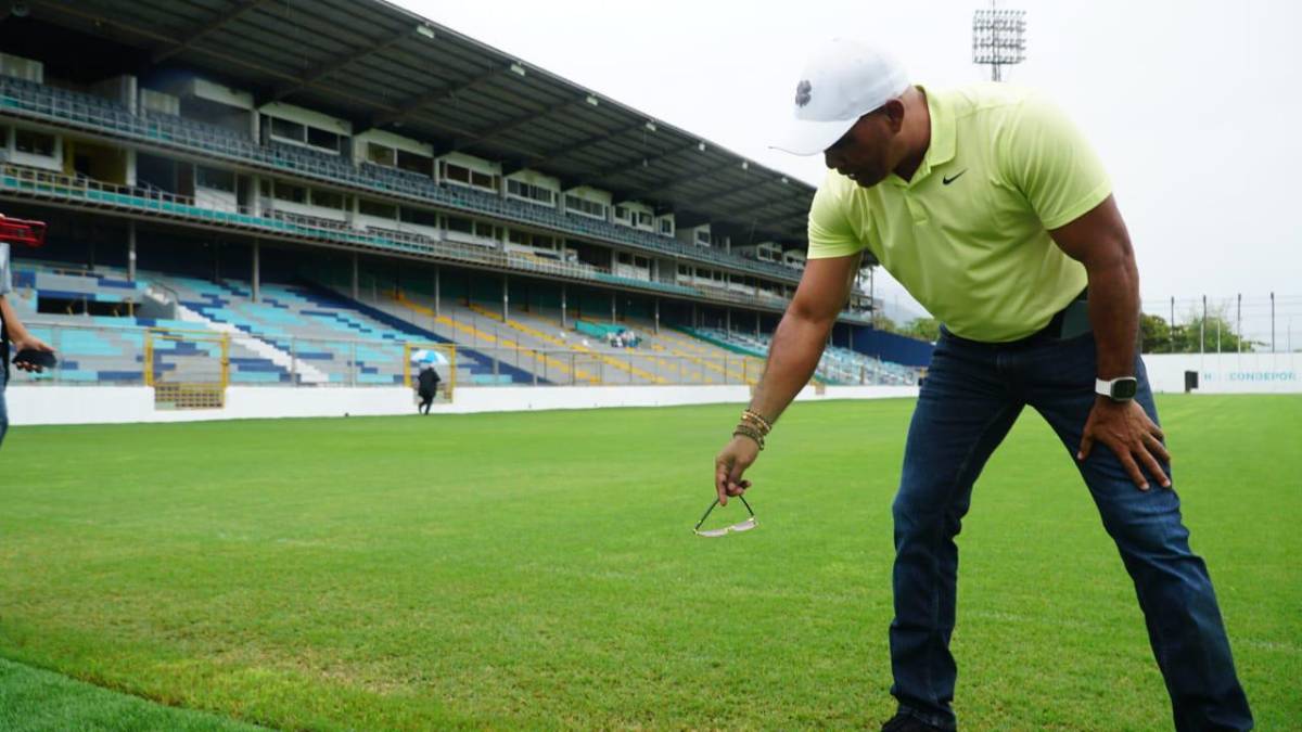 Fotos: En pésimo estado y con varios hoyos se encuentra la grama híbrida del Estadio Morazán, ¿qué hará Condepor?