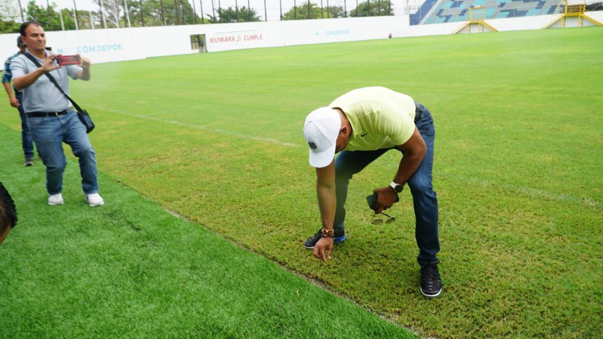 Fotos: En pésimo estado y con varios hoyos se encuentra la grama híbrida del Estadio Morazán, ¿qué hará Condepor?