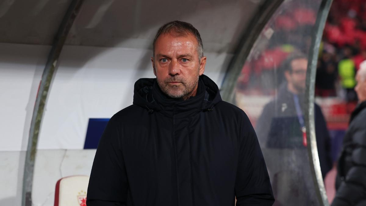 Un crack del Barcelona reveló las estrictas condiciones de Hansi Flick: “Con Xavi eran multas, pero con él...”