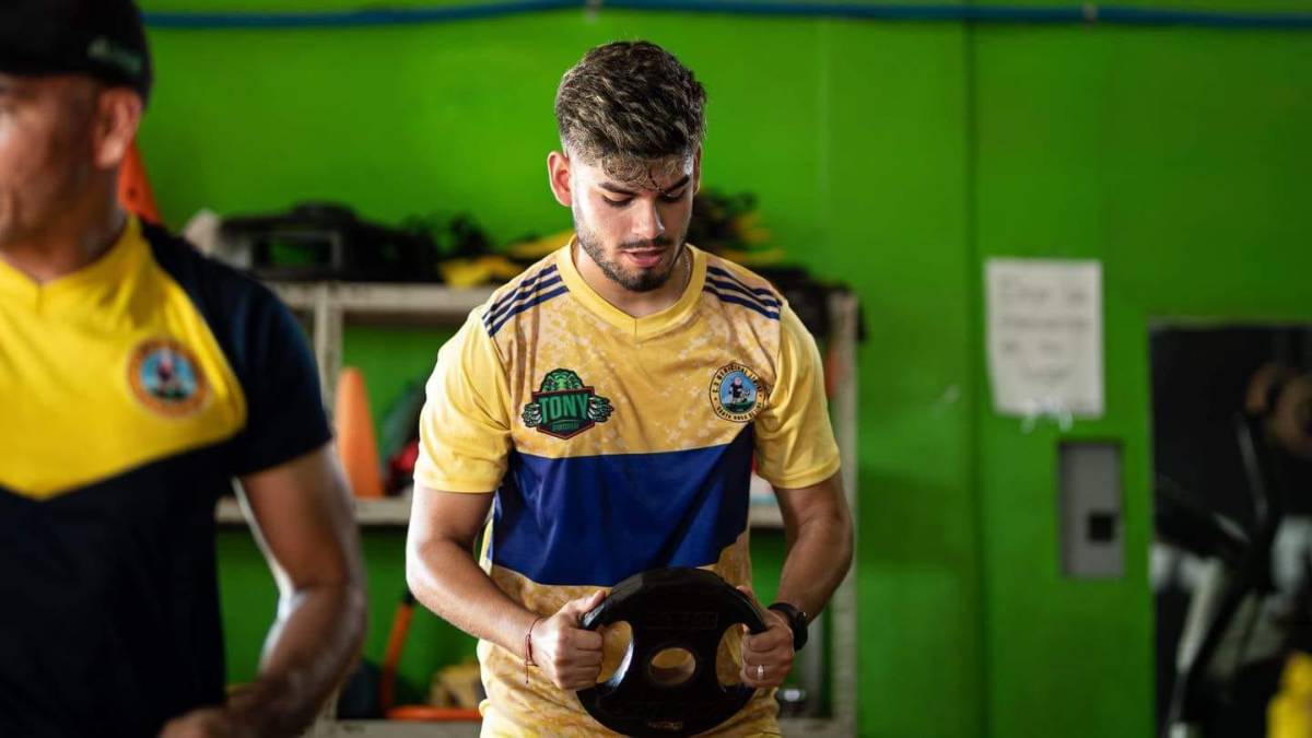 Bryan Santos, la joyita hondureña formada en la academia del Barcelona ficha por equipo de El Salvador