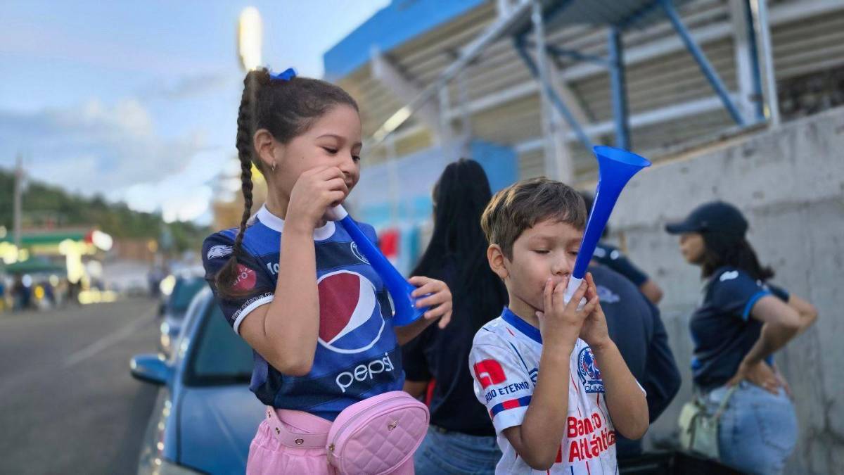 ¿Qué chicas llamaron la atención en el Motagua vs Águila? Un olimpista se presentó al juego de la Copa Centroamericana