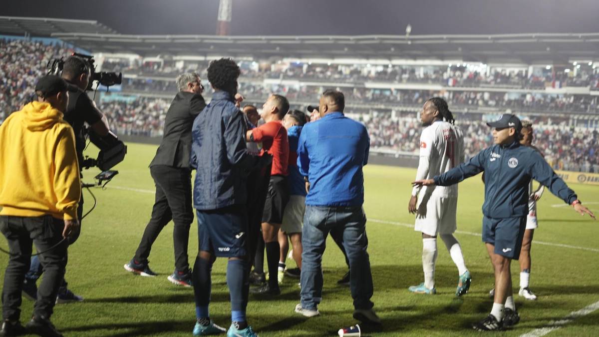¡Bronca en la gran final! planteles del Olimpia y Motagua protagonizaron una tremenda riña