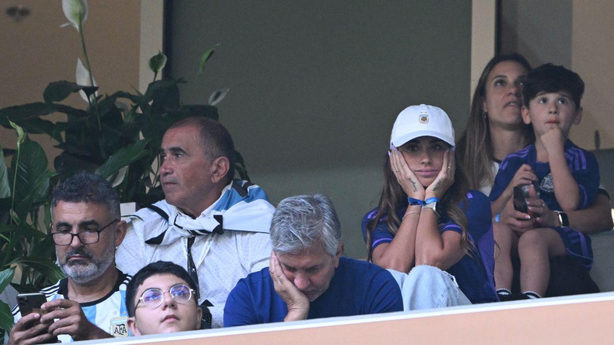 Estrellas junto a David Suazo, los nervios de Antonela, presidentes y carteles de Messi: así se vivió la previa del Argentina-Francia