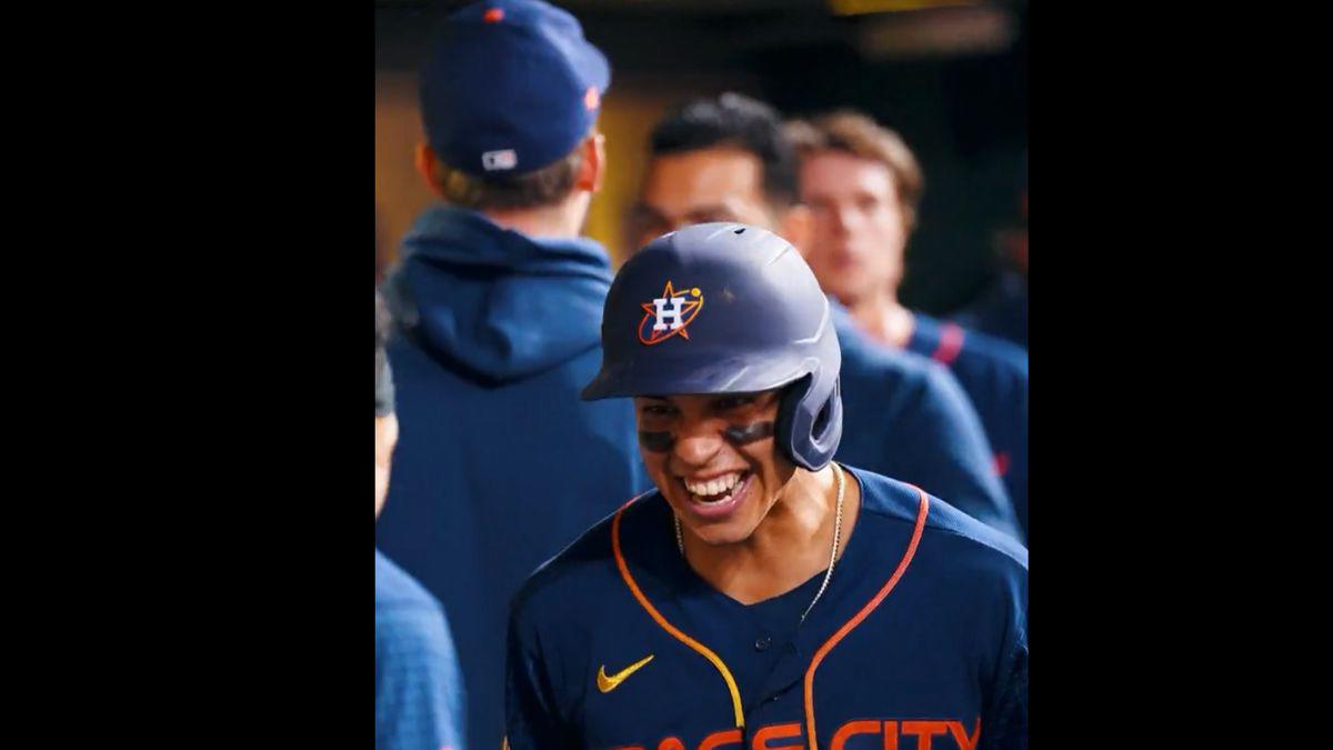La noche soñada de Mauricio Dubón: Ovacionado por todo el estadio y la familia que lo ama por jugar con los Astros